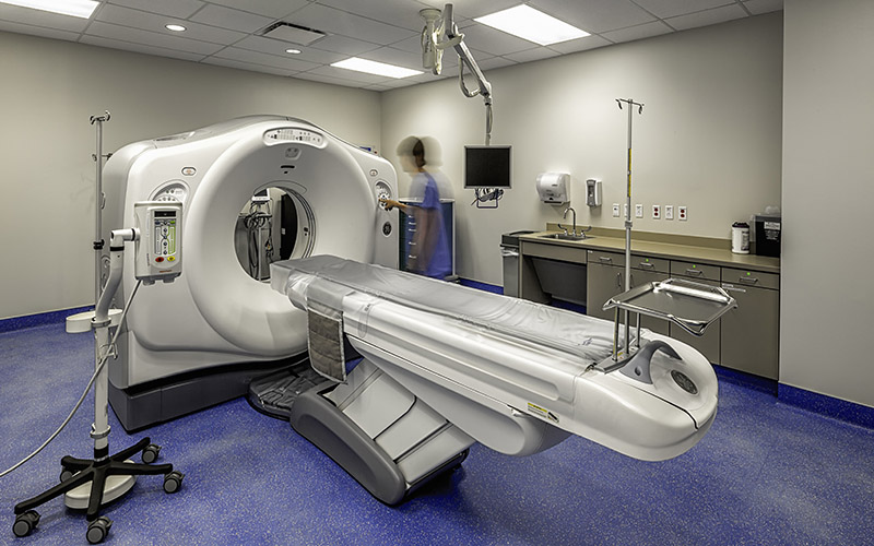 Het principe van ‘eerst makkelijk, later moeilijk’ voor het oplossen van storingen in medische apparatuur